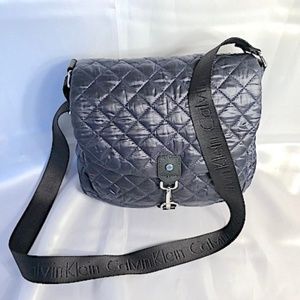 CALVIN KLEIN NAVY BLUE QUILTED SHOULDER BAG